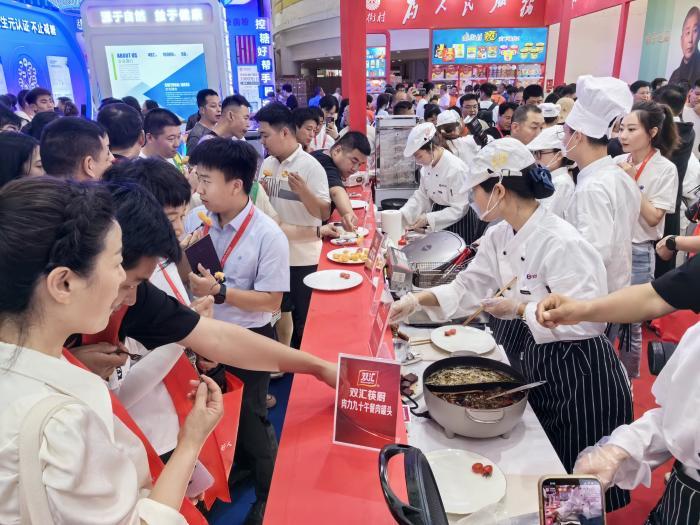 第二十一届中国（漯河）食品博览会开幕 双汇携300余种产品参展-第2张图片-益民生活网